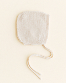 Hvid bonnet newborn cream