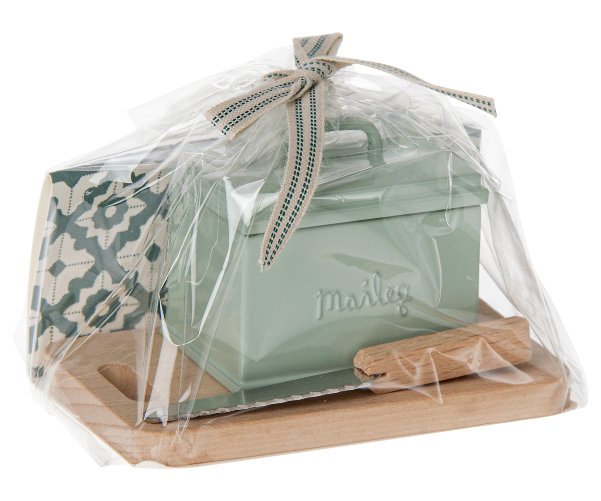 Maileg Bread box w. utensils miniature