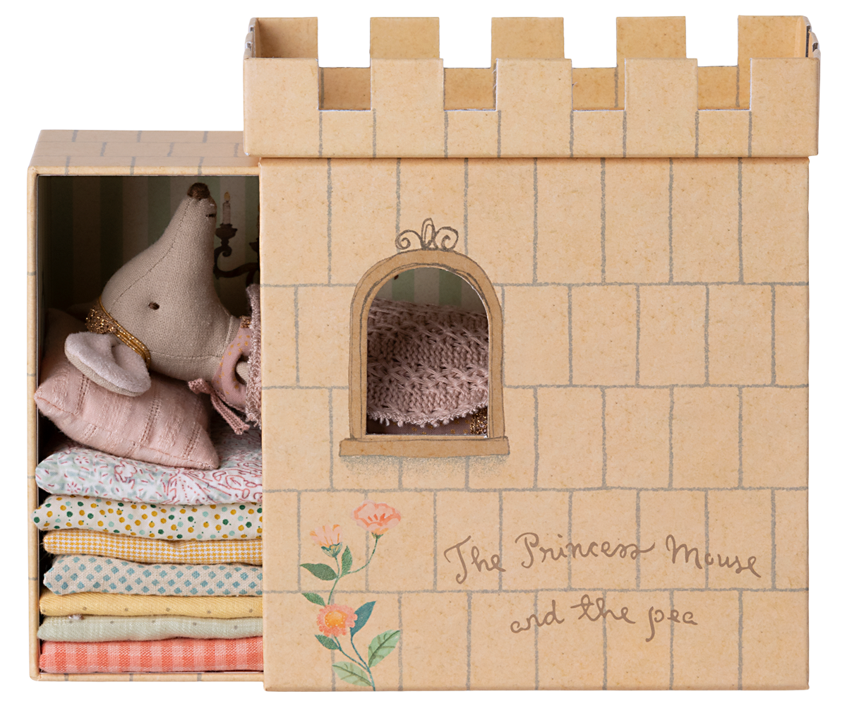 Maileg Princess and the pea big sister mouse