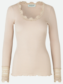 Rosemunde blouse with lace silver lining
