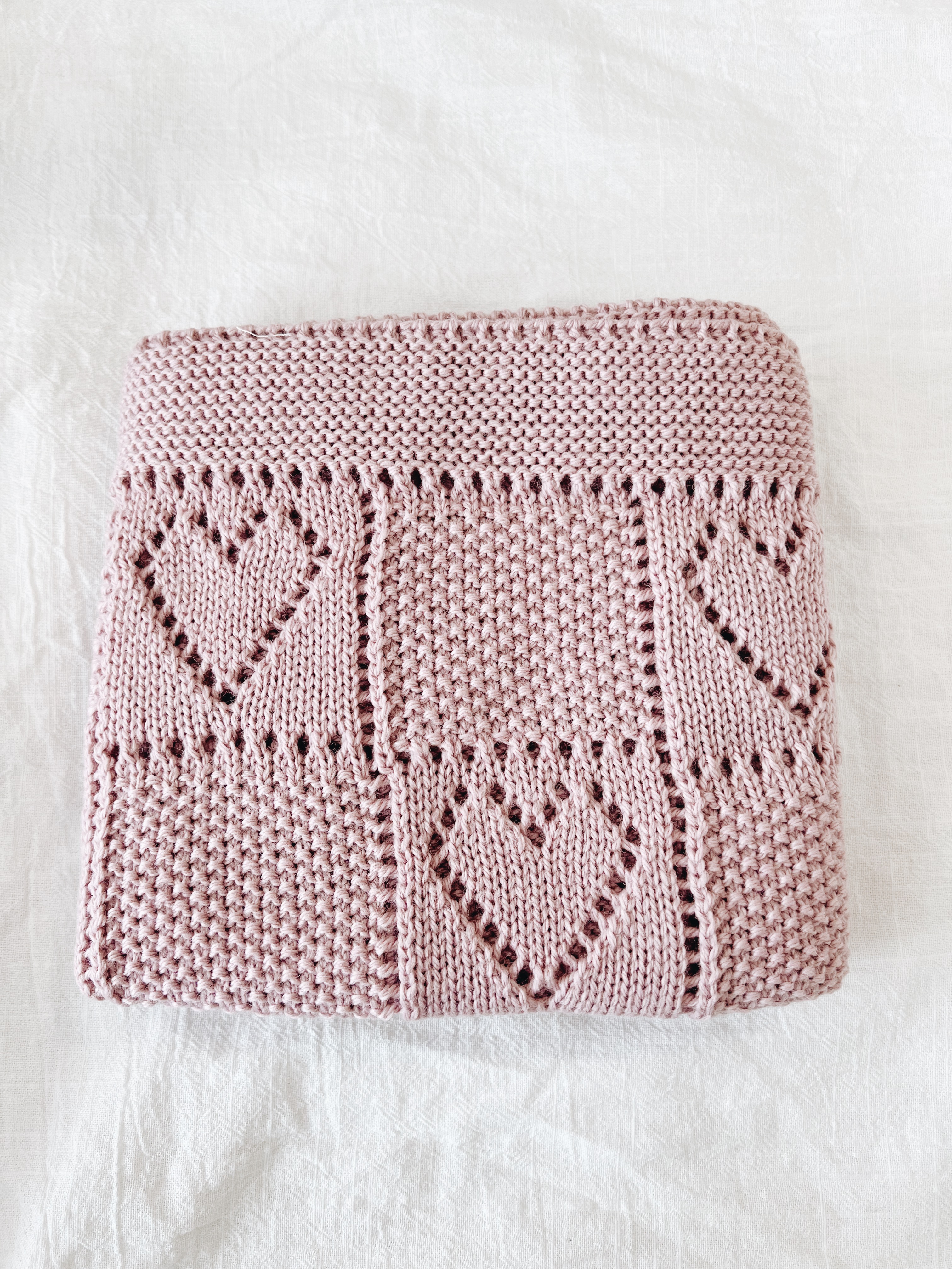 Aran woollen mills wollen baby deken hartjes roze