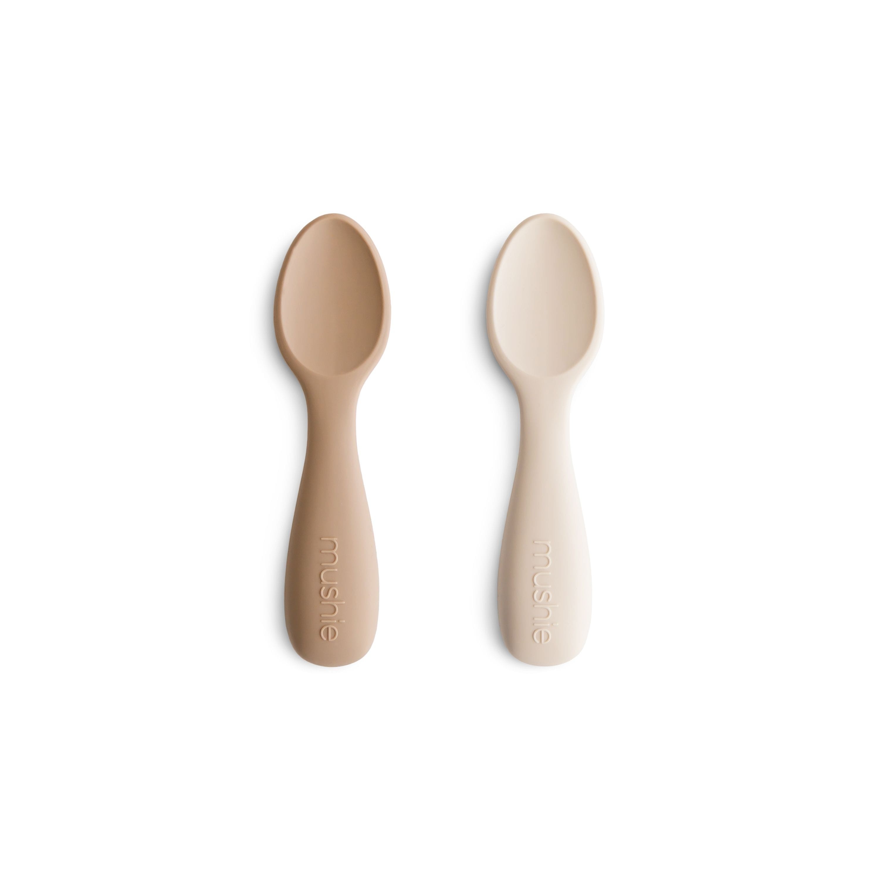 MUSHIE - Silicone starter baby spoon Natural/Shifting sand
