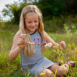 Huckleberry fresh flower necklace