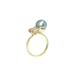 You & Me ring in 18kt geel goud met Tahitiparel en moissanite