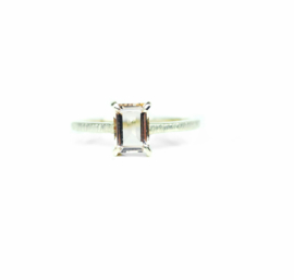 Verlovingsring in 18kt wit goud met morganite