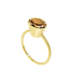 Victoria  one of a kind ring in 18kt geel goud met een morganite, unieke ring