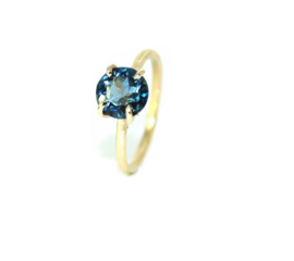 Jasmine verlovingsring in18kt geel goud met london blue topaz