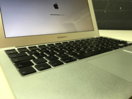 MacBook Air 11.6 inch 1.4Ghz. | 2Gb | SSD