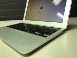 MacBook Air 11.6 inch 1.4Ghz. | 2Gb | SSD