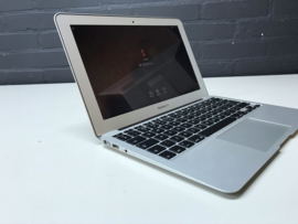 MacBook Air 11.6 inch 1.4Ghz. | 2Gb | SSD