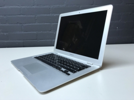 MacBook Air 13.3 inch 1.6Ghz. | 2Gb | SSD