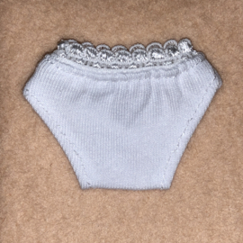 Luxe onderbroek voor Barbie en andere tienerpoppen.