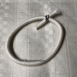 Tang om dikke maten elastiek vanaf 4 mm doorsnede aan elkaar te klemmen, mèt klemmetjes