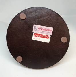 Vintage poppenstandaard rond hout  voor een tot 30 tot 40 cm lange pop  .