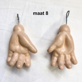 1 paar poppenhandjes maat 8