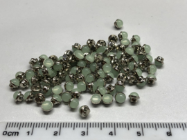 Mini gekleurde bolle poppenknoopjes cabochon  in metaal 4 mm doorsnede in 19 kleuren