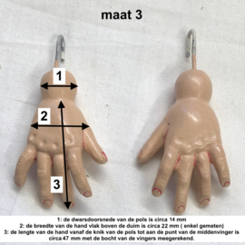 1 paar poppenhandjes maat 3