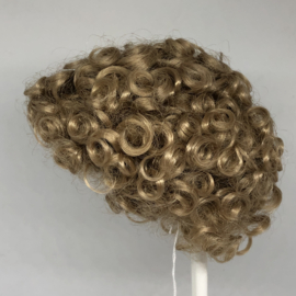 Prandell poppen pruik kunsthaar omtrek 30-31 cm, middenblond.