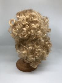 Poppen pruik kunsthaar omtrek 25 cm, blond.