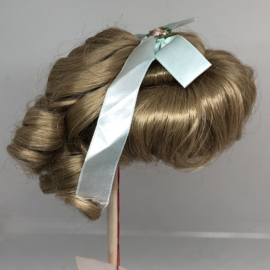 Glorex poppen pruik kunsthaar omtrek 28 à 29 cm, middenblond.
