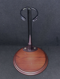 Vintage ongebruikte poppenstandaard rond hout + metaal voor een tot 30 tot 40 cm lange pop  .