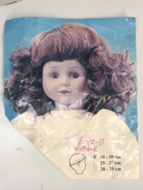 Glorex poppen pruik kunsthaar omtrek 19 tot 20  cm, licht hazelnoot bruin.