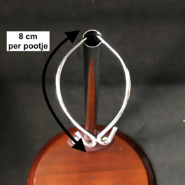 Vintage poppenstandaard hout + metaal met de klem op minimaal 26 cm hoogte en maximaal op 43 cm hoogte
