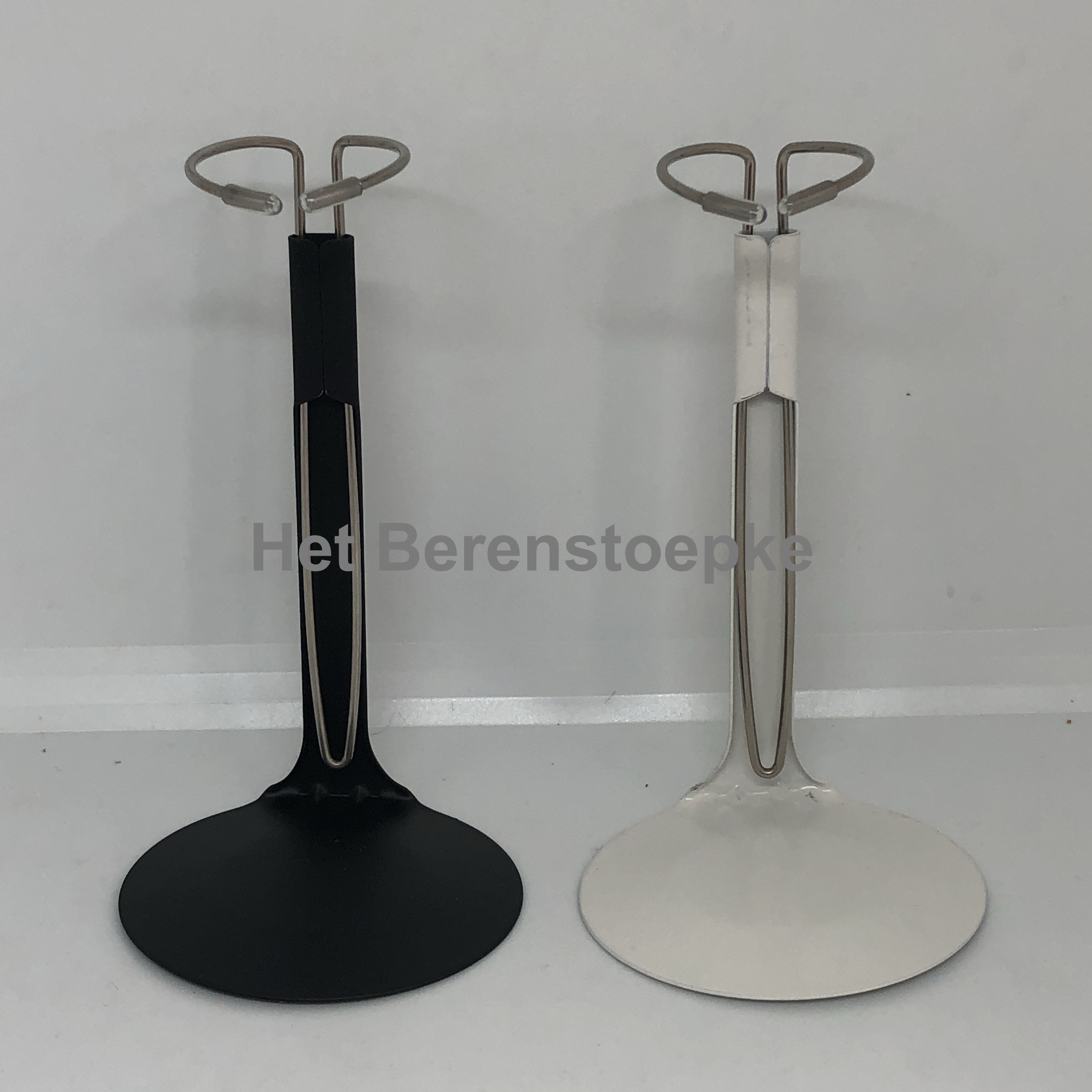 Standaard voor mannelijke tienerpoppen zoals Ken , actiefiguren en BJD met vergelijkbare maten.