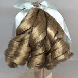 Glorex poppen pruik kunsthaar omtrek 28 à 29 cm, middenblond.