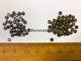 10 mini poppenknoopjes metaal 3 mm doorsnede