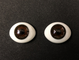 Ovale donker bruine glasogen 20 of 24 mm breed   - glazen ogen - paperweight poppenogen.