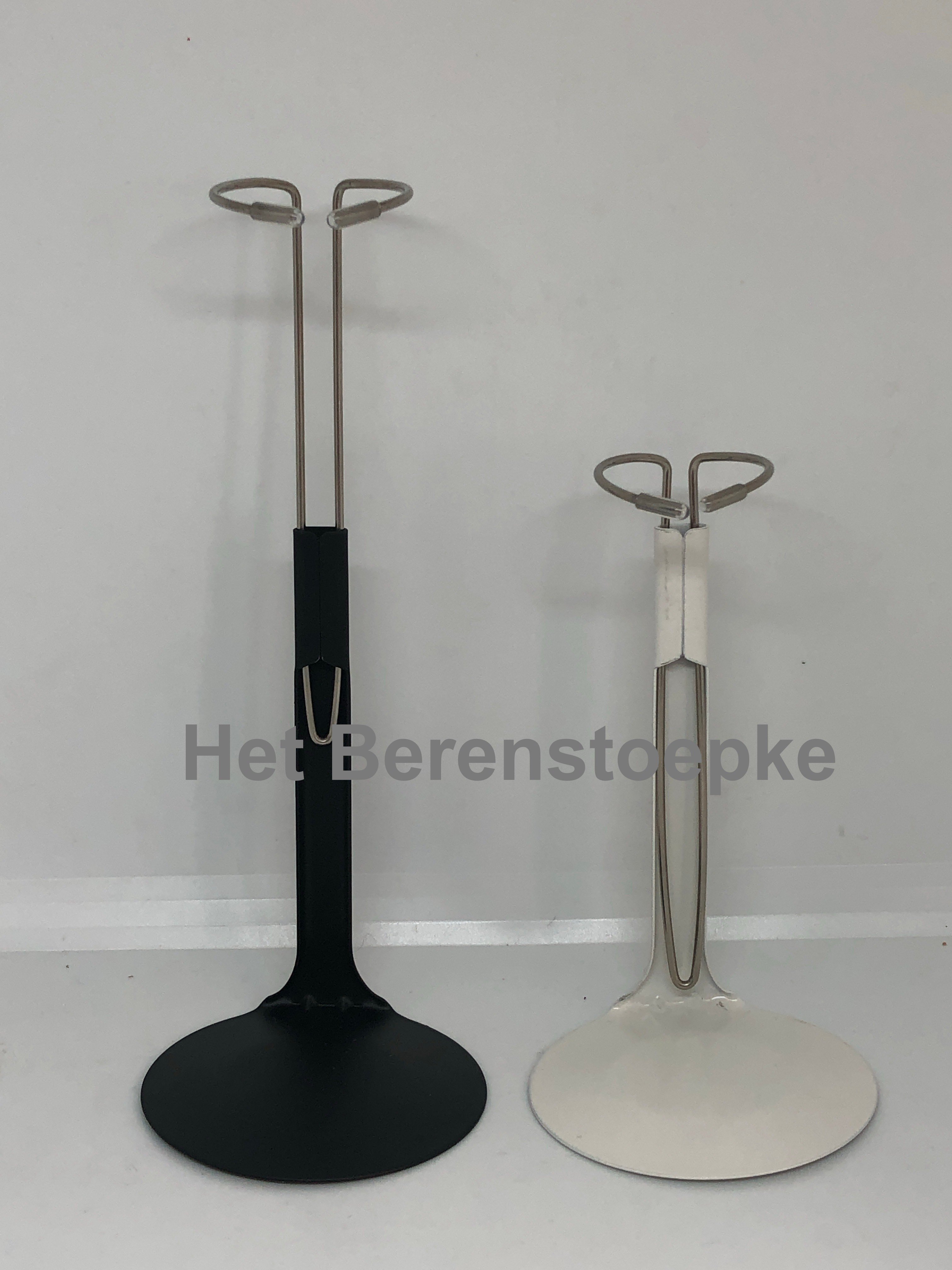 Standaard voor mannelijke tienerpoppen zoals Ken , actiefiguren en BJD met vergelijkbare maten.