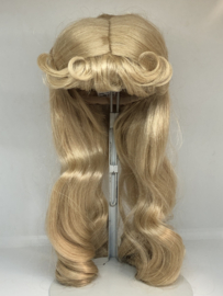 Poppen pruik kunsthaar omtrek 36 tot 44 cm, blond.