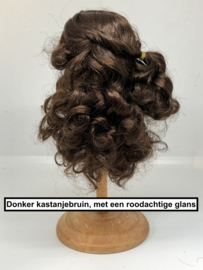 Glorex poppen pruik kunsthaar omtrek 18 tot 21  cm, donker kastanjebruin.