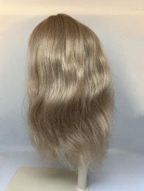 Poppen pruik echt mensenhaar omtrek 27 to 28  cm,  middenblond.