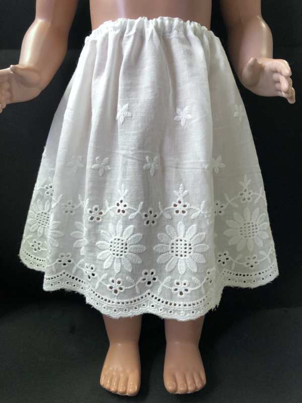 Petticoat onderrok onderjurk voor poppen 23 cm lang.