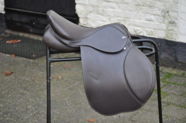 Prachtig nieuw springzadel Hipperion 17" + 18" med./breed