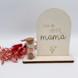 Houten kaartje Voor de liefste mama en bloembommetjes