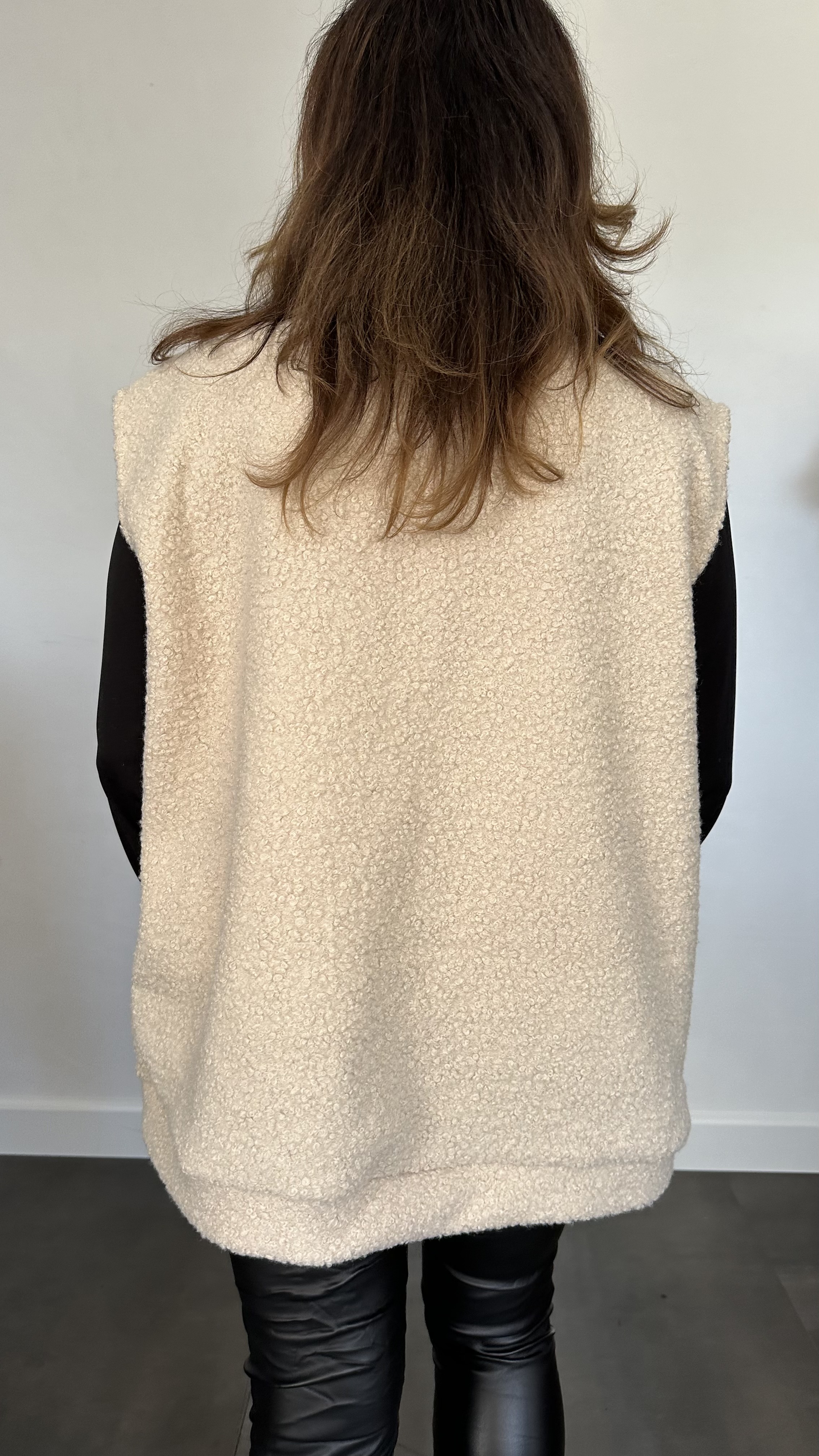 Teddy bodywarmer met knopen beige