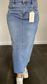 Half lange spijker rok met knopen en split achter (B.S.)