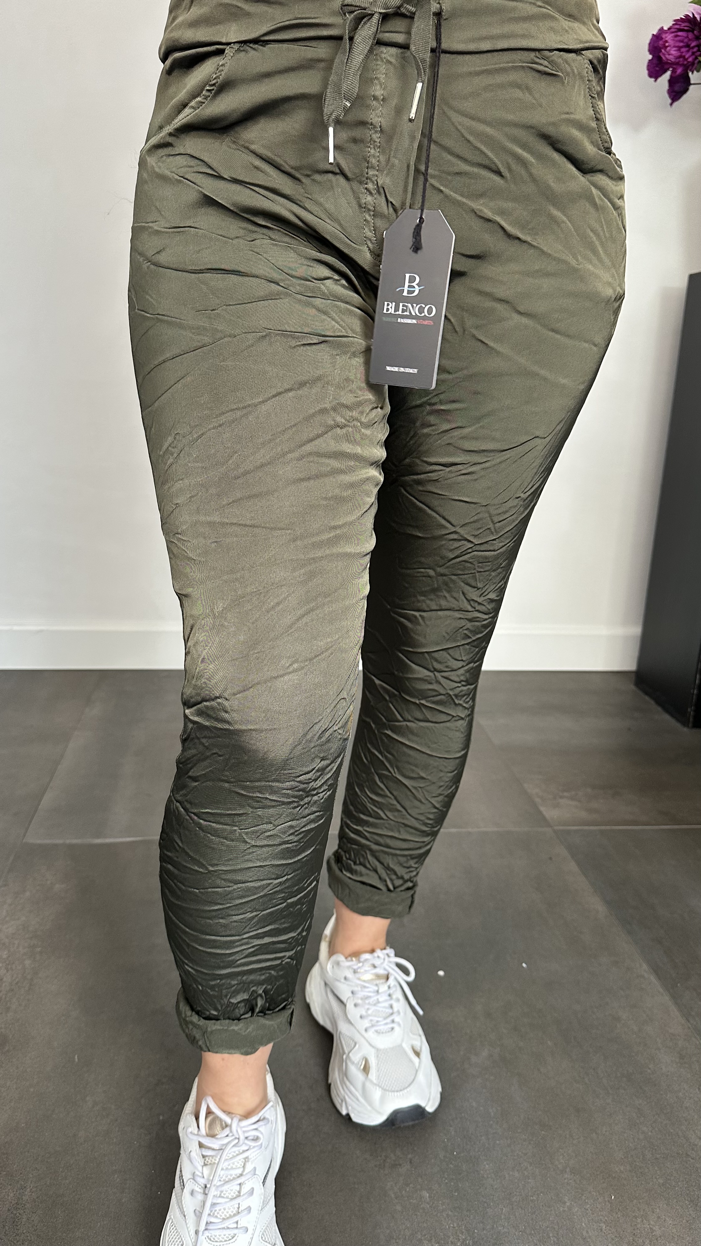 Joggjeans met glans donker army
