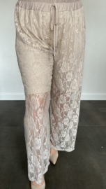 Kanten broek lacey met wijde pijp zand
