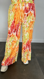 Plisse broek met wijde pijp coloured flames oranje SALE