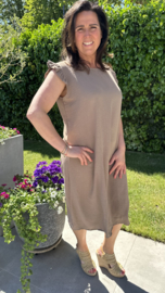 Jurk Mimi met ruche en knoopjes taupe