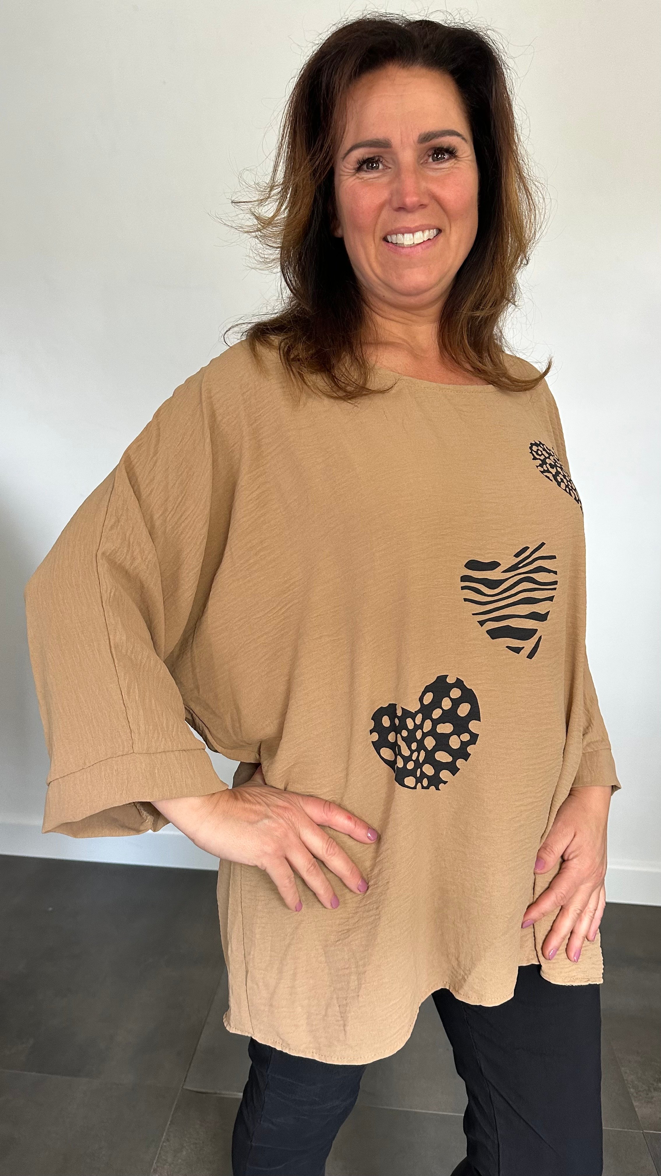 Crepe shirt hearts +SIZE camel