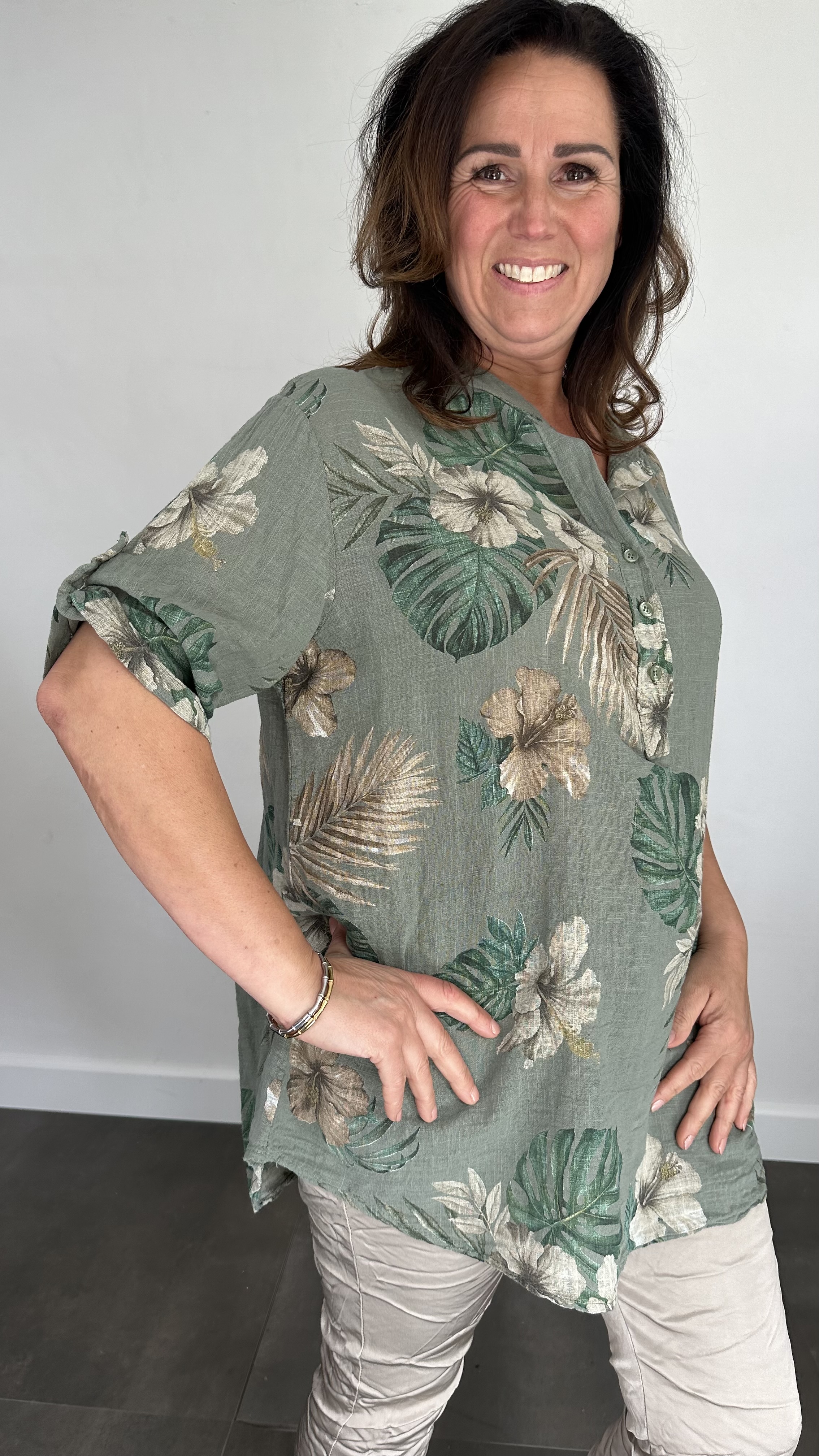 Linnenlook blouse hibiscus army
