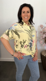 Blouse gebloemd met knoop Geel