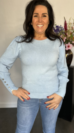 Fijn gebreide trui Rita met knoopjes ijsblauw