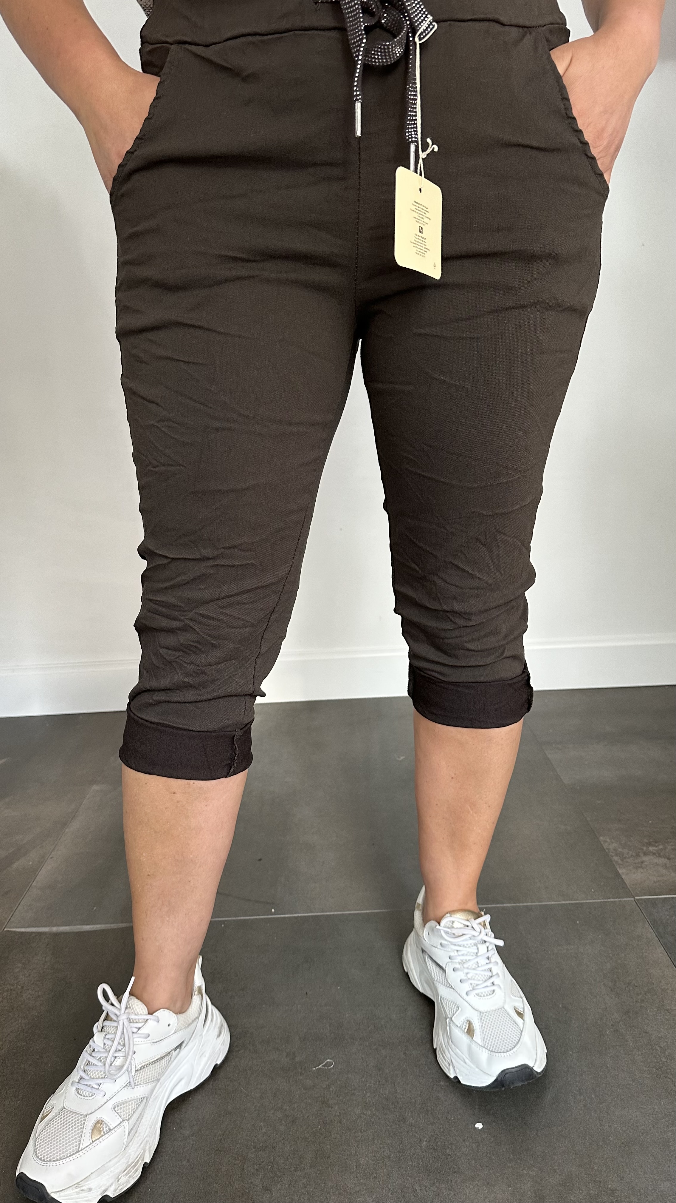 Comfy CAPRI joggjeans donker bruin