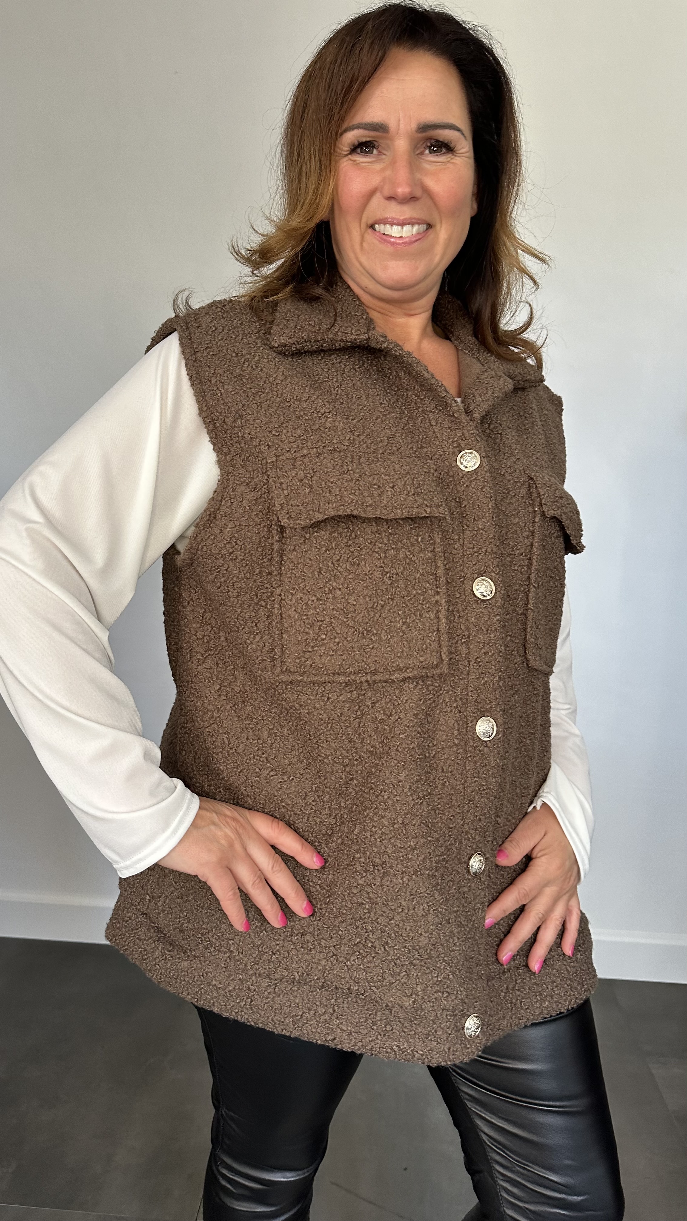 Teddy bodywarmer met knopen bruin